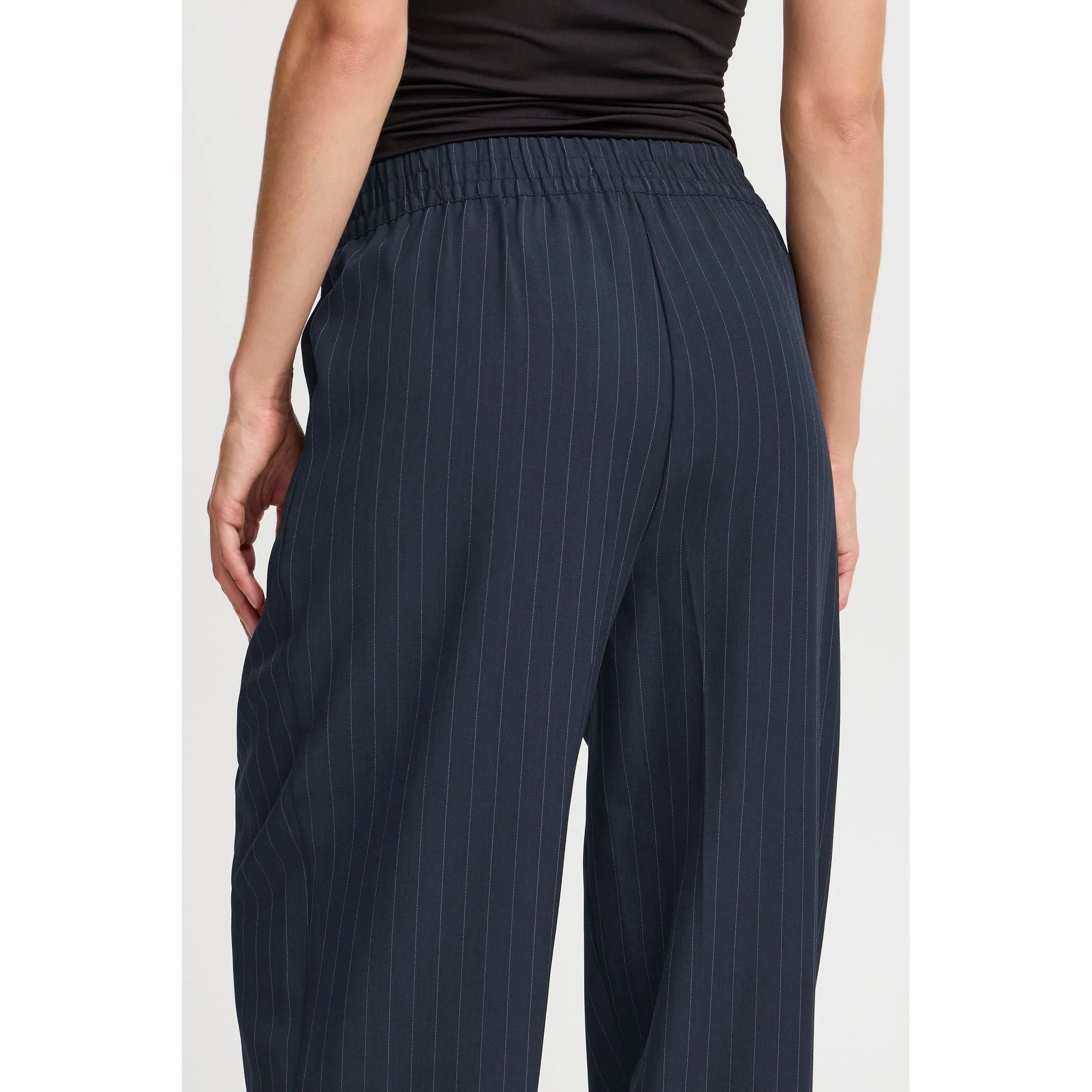 b.young Midde Barrel Pant