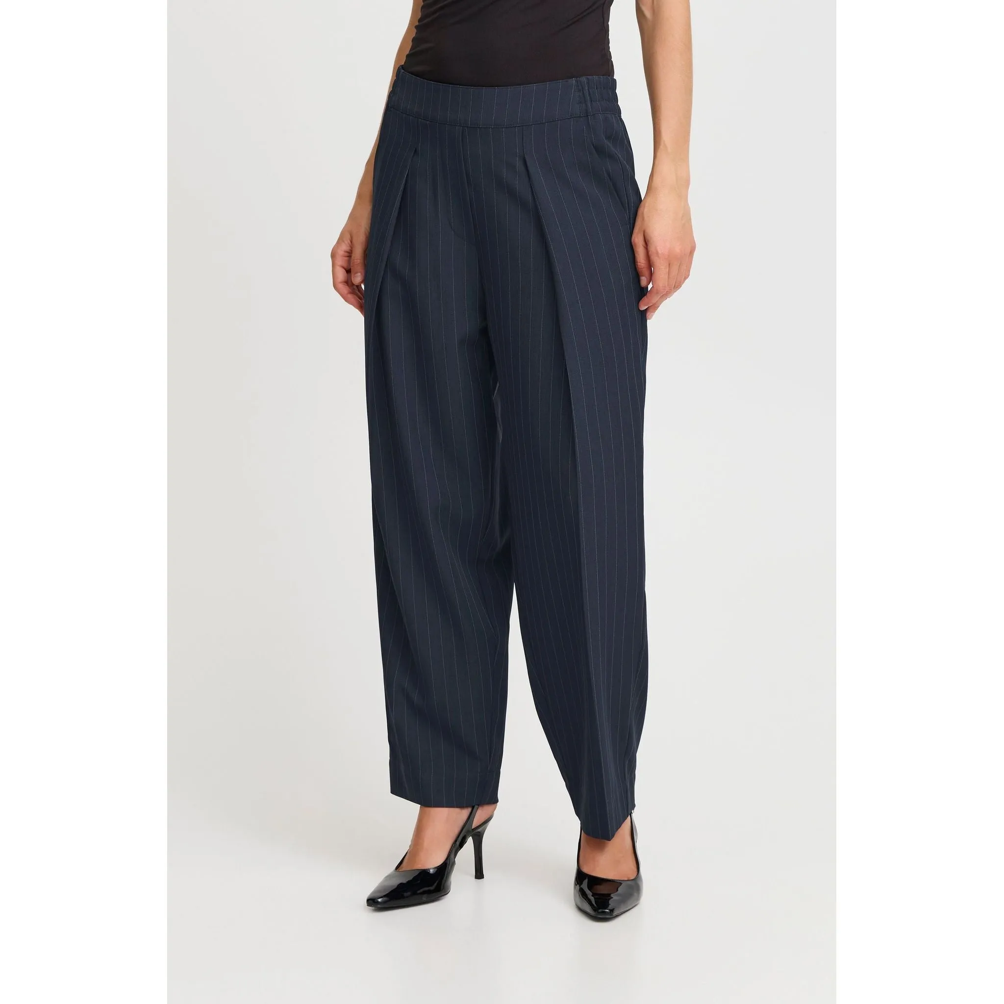 b.young Midde Barrel Pant