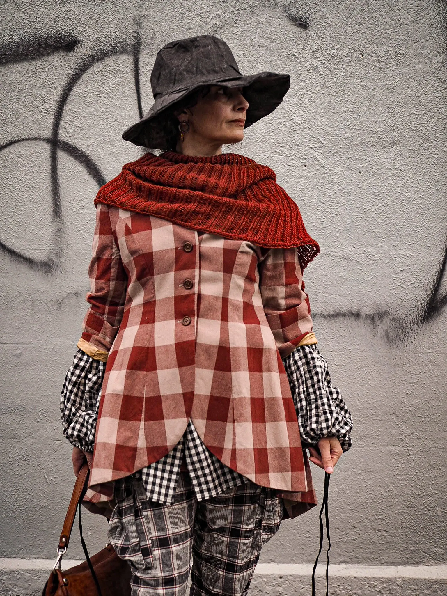 Hand knit shrug / Capelet (Linen)